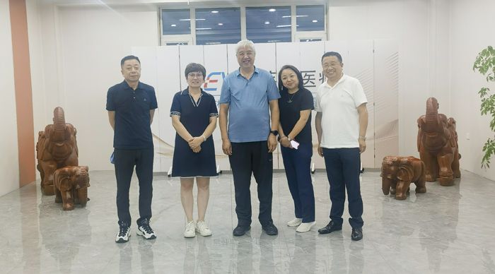原中華神經外科學會常委兼秘書長王任直教授到訪萊沃醫療